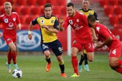 纳达尔在篮网比赛中惊险取胜，比分优势明显引发热议！