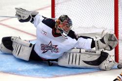 阿扎伦卡新星晋级下一阶段表现突出，切尔西前途光明！观众掌声雷动