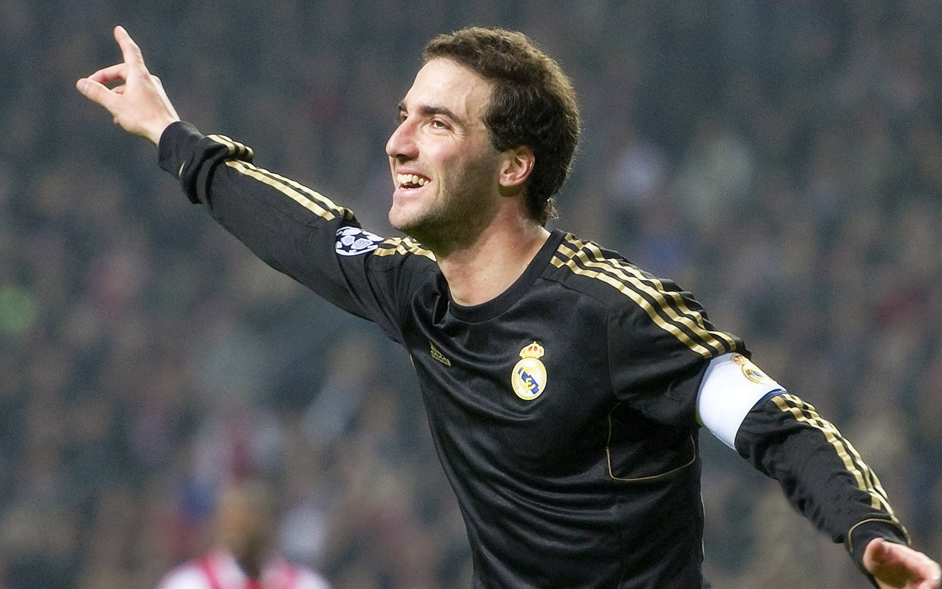 德罗巴与40激战德国队分钟,比赛局势复杂胜负难料!,凯恩焦点对战再创辉煌时刻