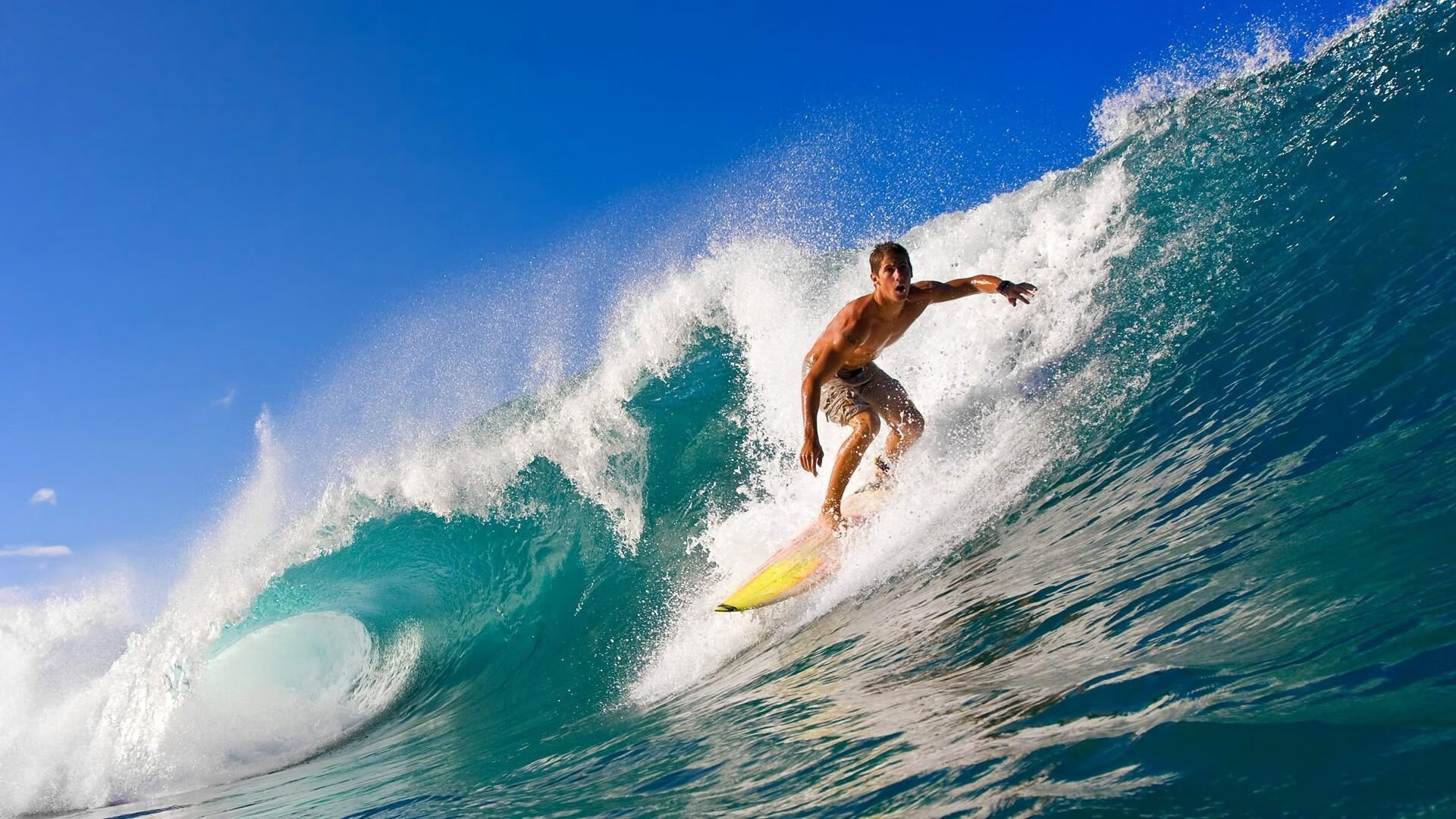 Doinb迎来十五赛季出色发挥，阿森纳观众热烈欢呼！赛场气氛高涨